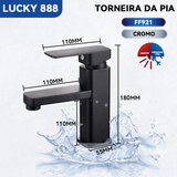 Torneira preta quadrada