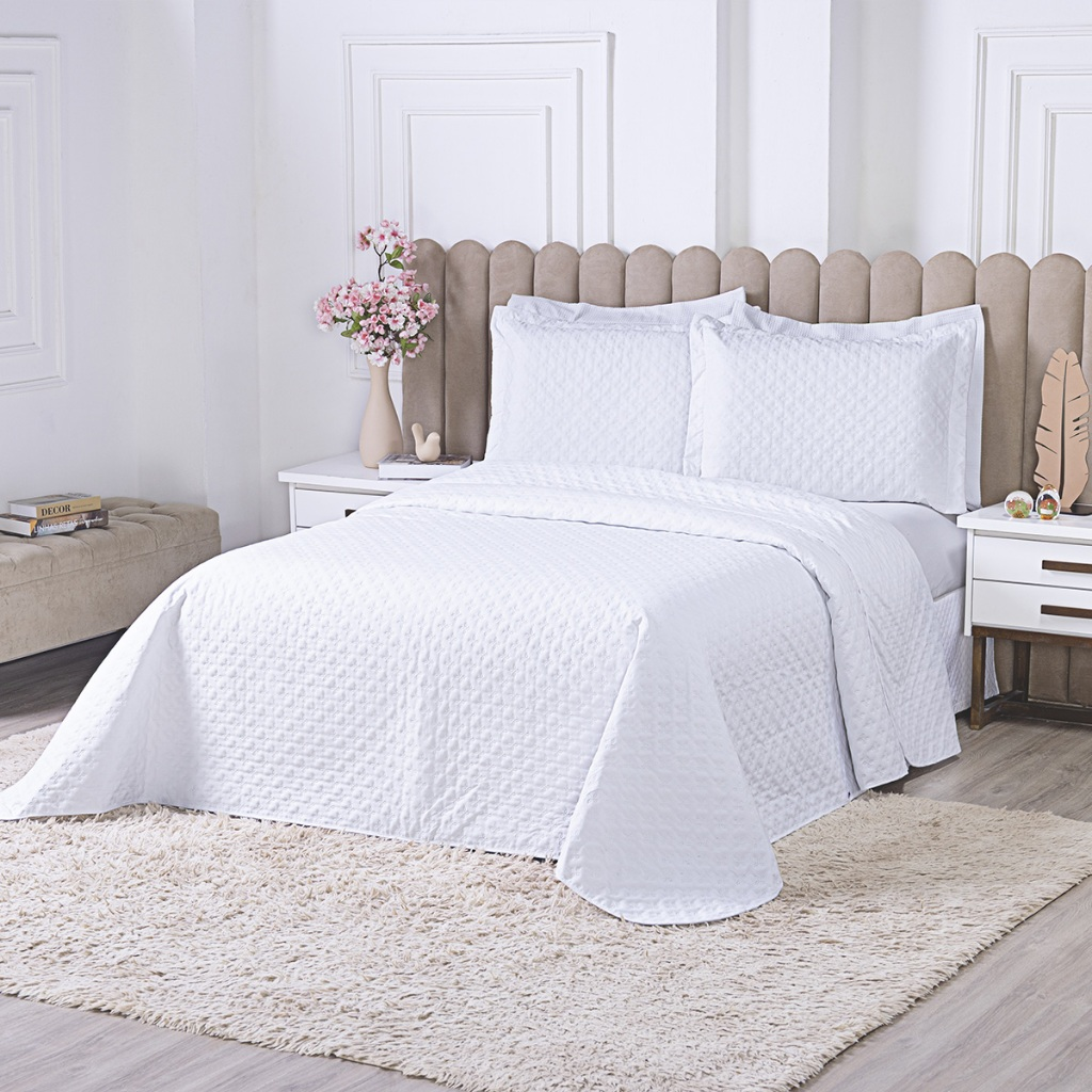 Cobre Leito Bordado Luxury Touch – Casal 3 Peças
