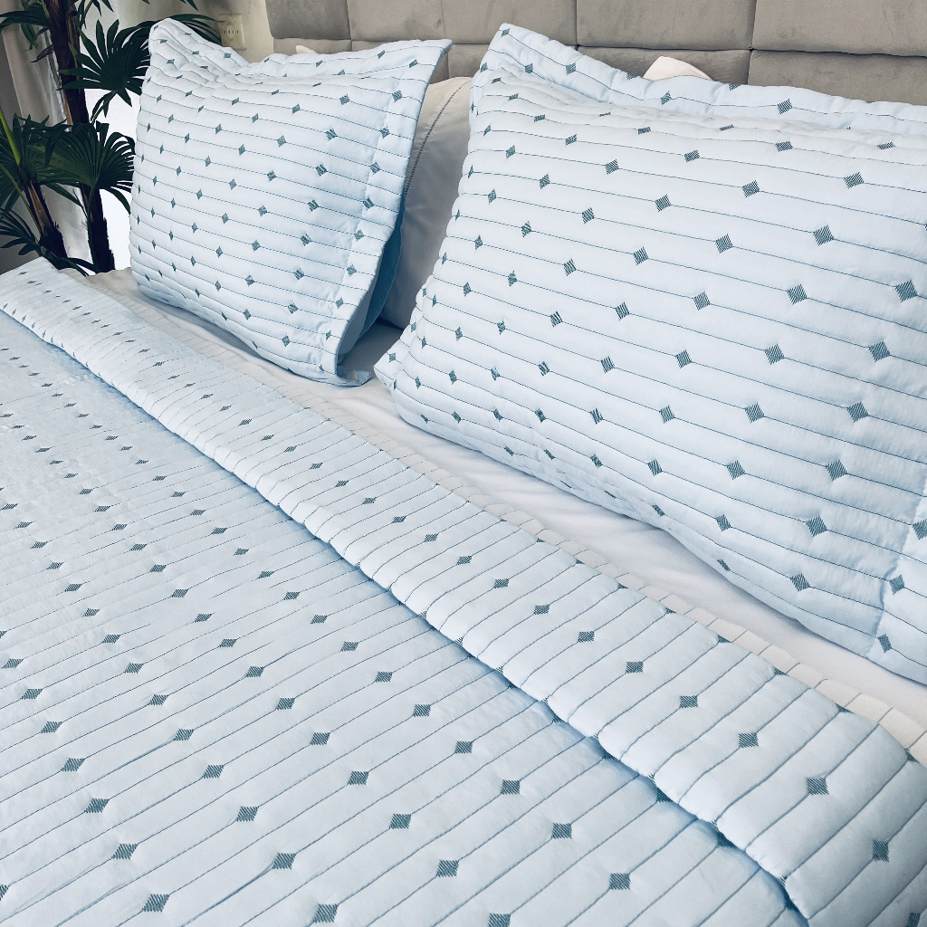 Cobre Leito Bordado Luxury Touch – Casal 3 Peças